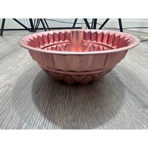 Vintage Round Metal Copper Colored 9 Cup Mold Ring Mixing  Bowel